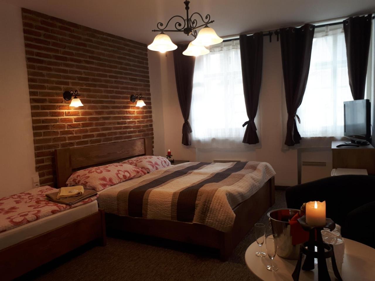 Penzion - Restaurant U Zamku Bečov nad Teplou 外观 照片