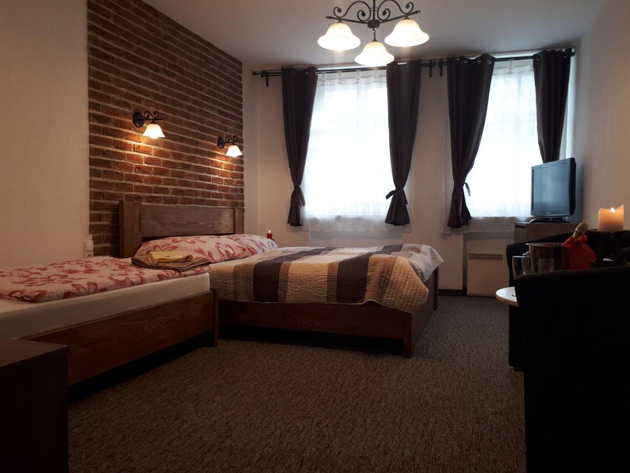 Penzion - Restaurant U Zamku Bečov nad Teplou 外观 照片
