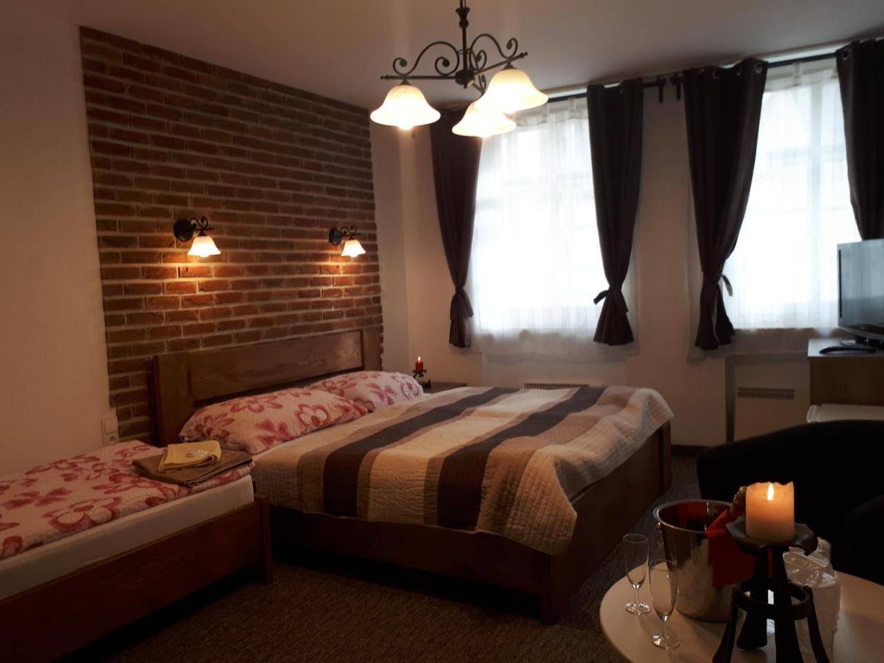 Penzion - Restaurant U Zamku Bečov nad Teplou 外观 照片