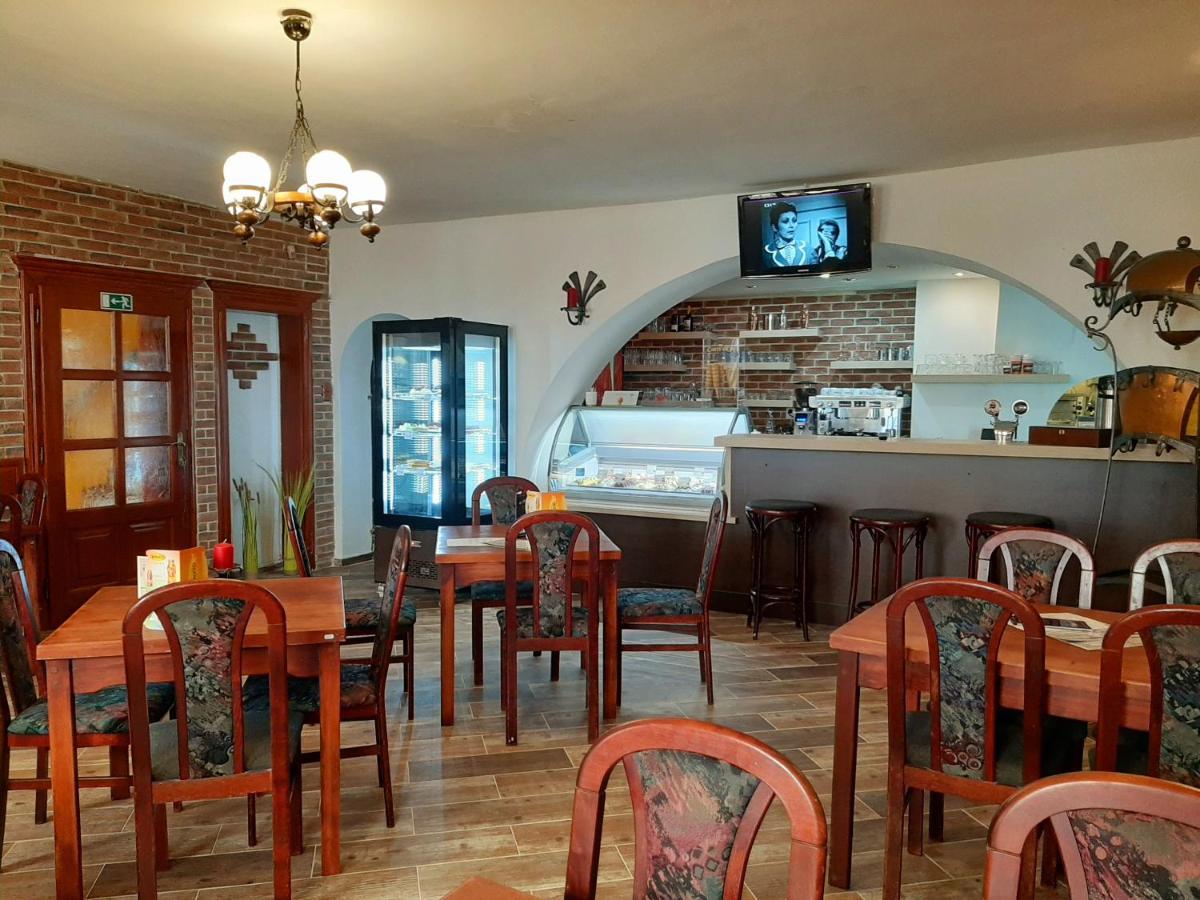 Penzion - Restaurant U Zamku Bečov nad Teplou 外观 照片